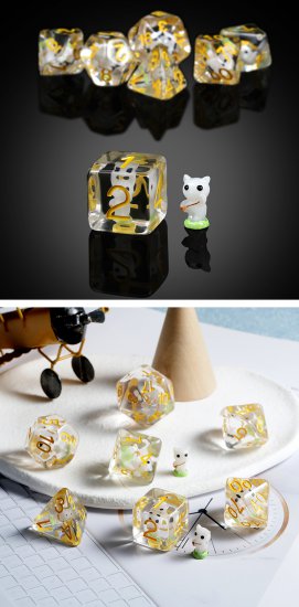 Resin Dice Set (7) White Cat - zum Schließ en ins Bild klicken